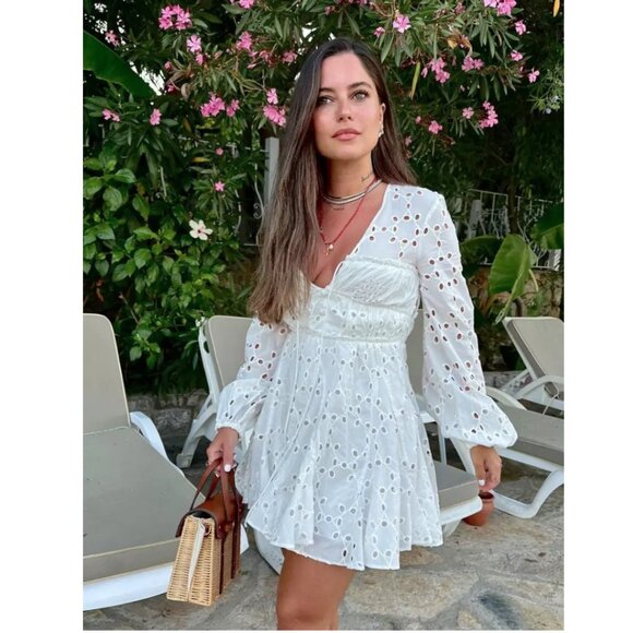 NWT ZARA Oyster White Embroidered Eyelet Long Sleeve Mini Dress Size L - Picture 5 of 13